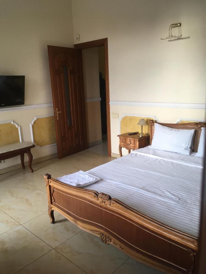 Beautiful Apartment In The Center Of Виниця Екстериор снимка