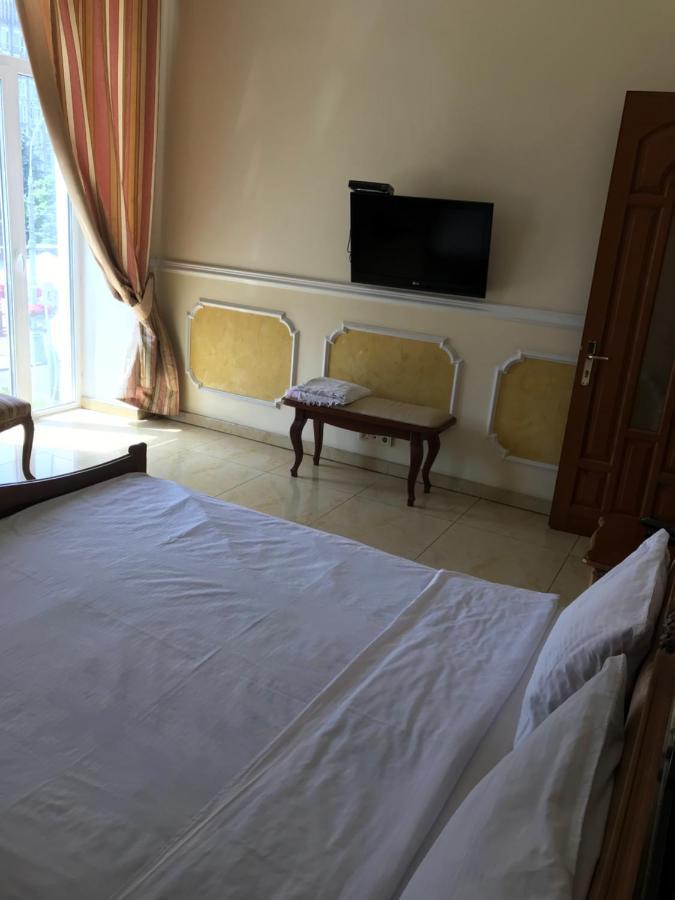 Beautiful Apartment In The Center Of Виниця Екстериор снимка