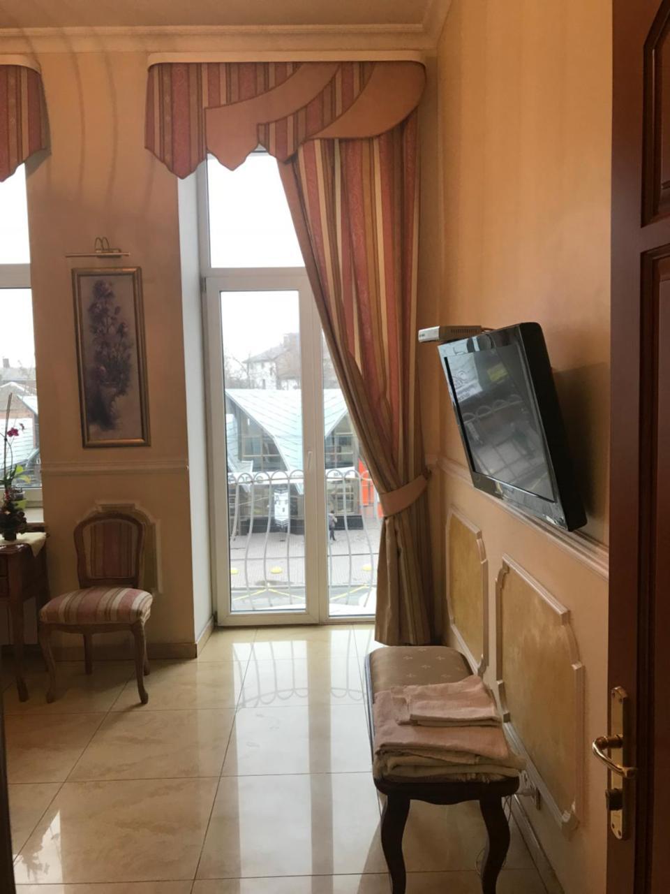 Beautiful Apartment In The Center Of Виниця Екстериор снимка